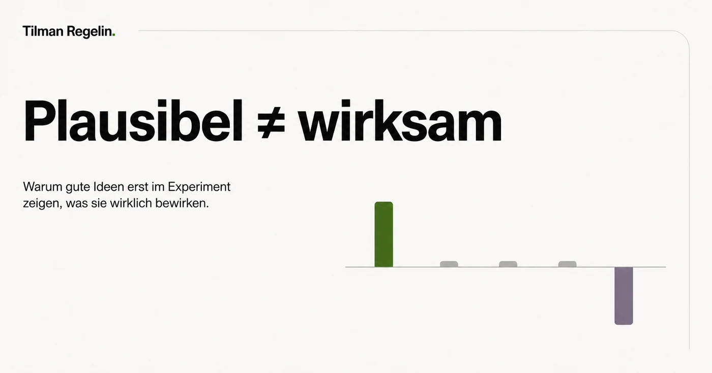 Plausibel ≠ wirksam — Balkendiagramm mit einem positiven und einem negativen Balken